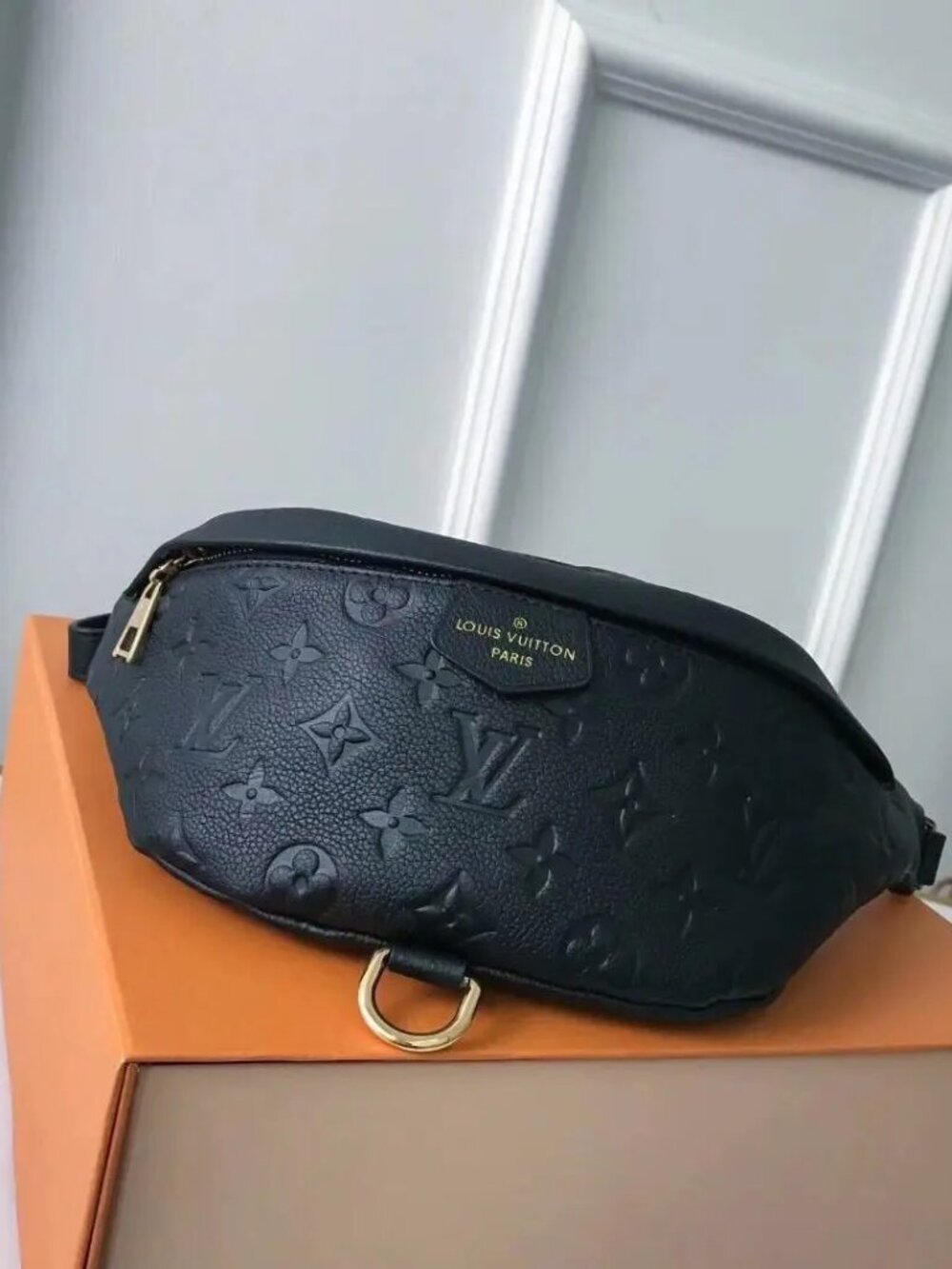 LOUIS VUITTON Bumbag Cowhide crossbody bag